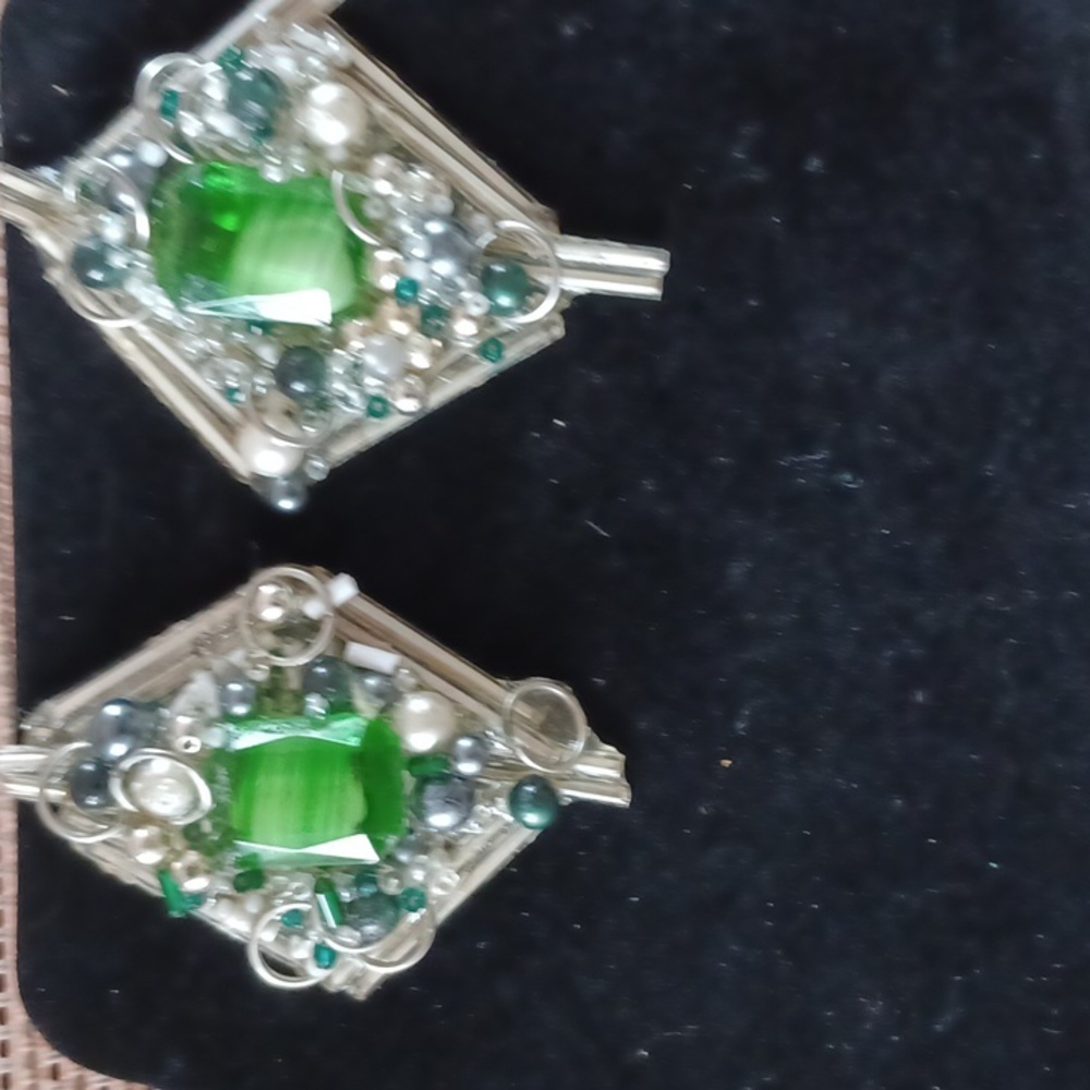 Earings